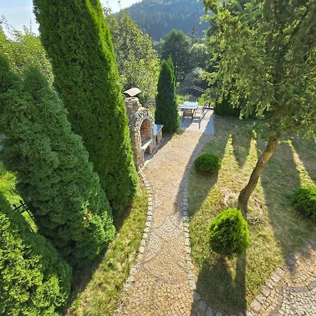 Na Ogrodowej * Длугополе-Здруй