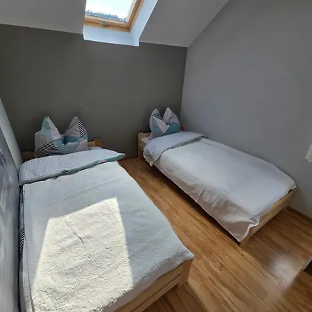 Na Ogrodowej * Длугополе-Здруй