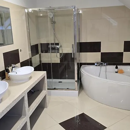 Na Ogrodowej Длугополе-Здруй