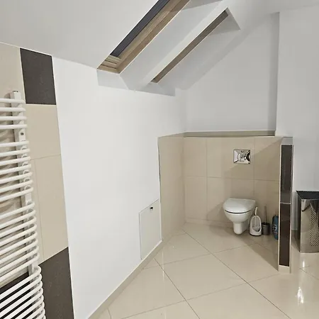 Na Ogrodowej * Длугополе-Здруй