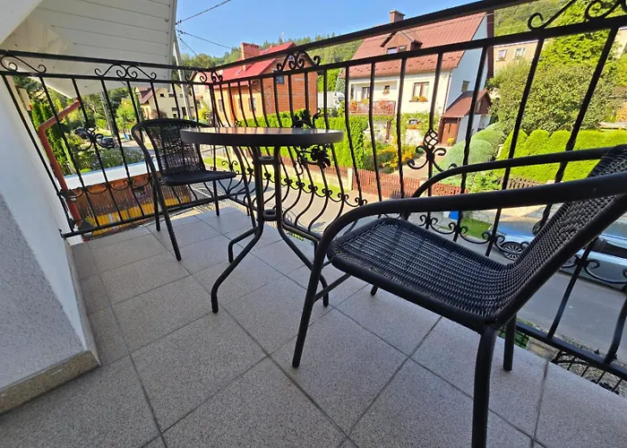 Na Ogrodowej * Длугополе-Здруй