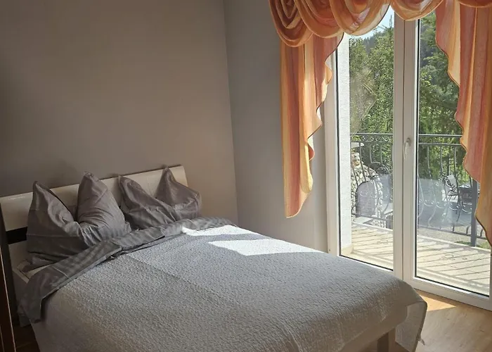 Na Ogrodowej Длугополе-Здруй